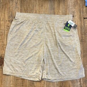Dick’s Sporting Goods men’s training short NWT